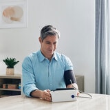 Omron Monitor de presión arterial automático de brazo + ECG HEM-7530T