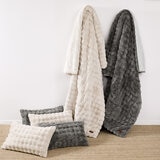 Frye, Juego de Edredón Queen de 3 piezas, Varios Colores Frye, Juego de Edredón Queen de 3 piezas, Varios Colores