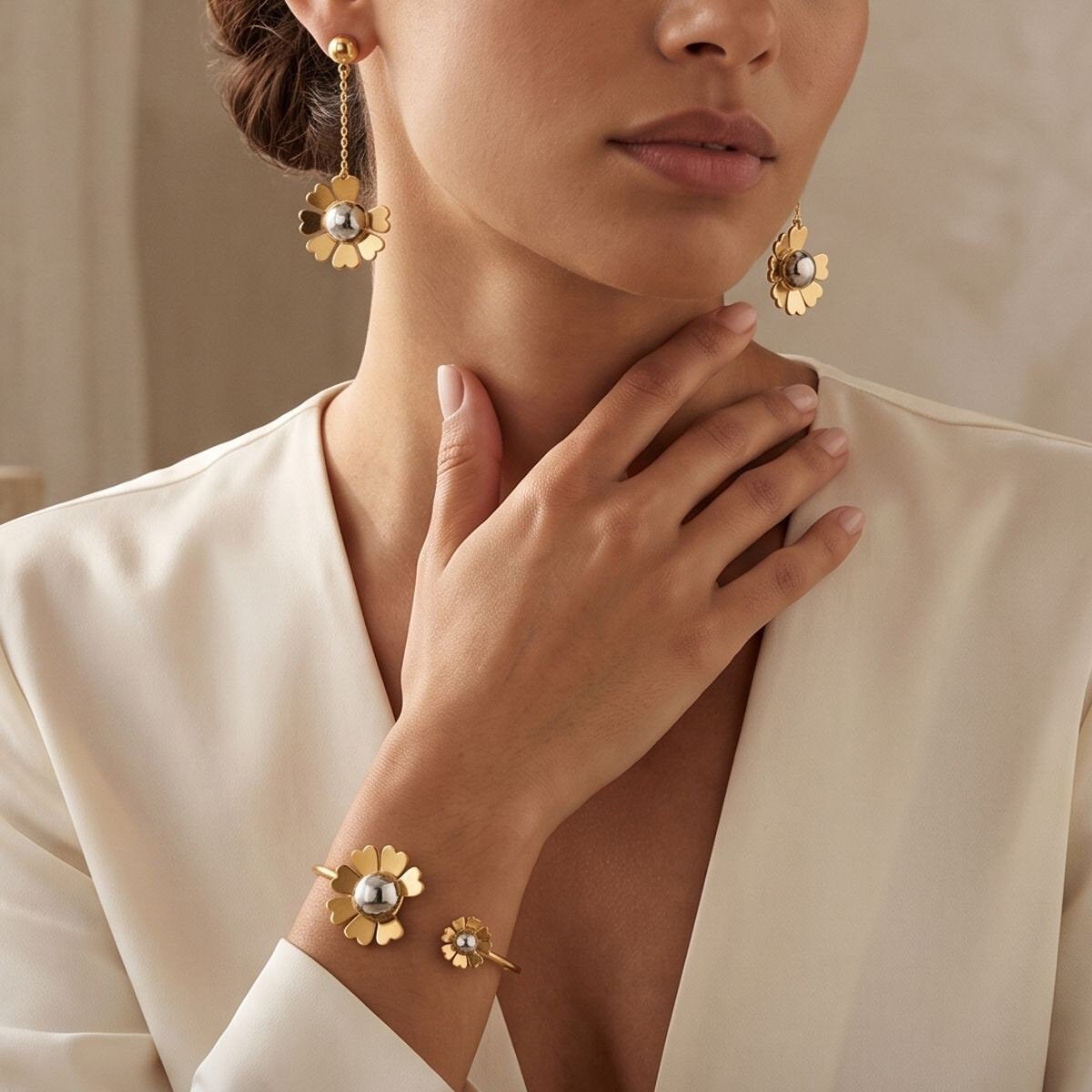 Mayfer, Juego Dorado de Aretes y Pulsera con Diseño de Flor Mayfer, Juego Dorado de Aretes y Pulsera con Diseño de Flor