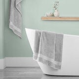 Toalla Para Baño, Color Gris Toalla Para Baño, Color Gris
