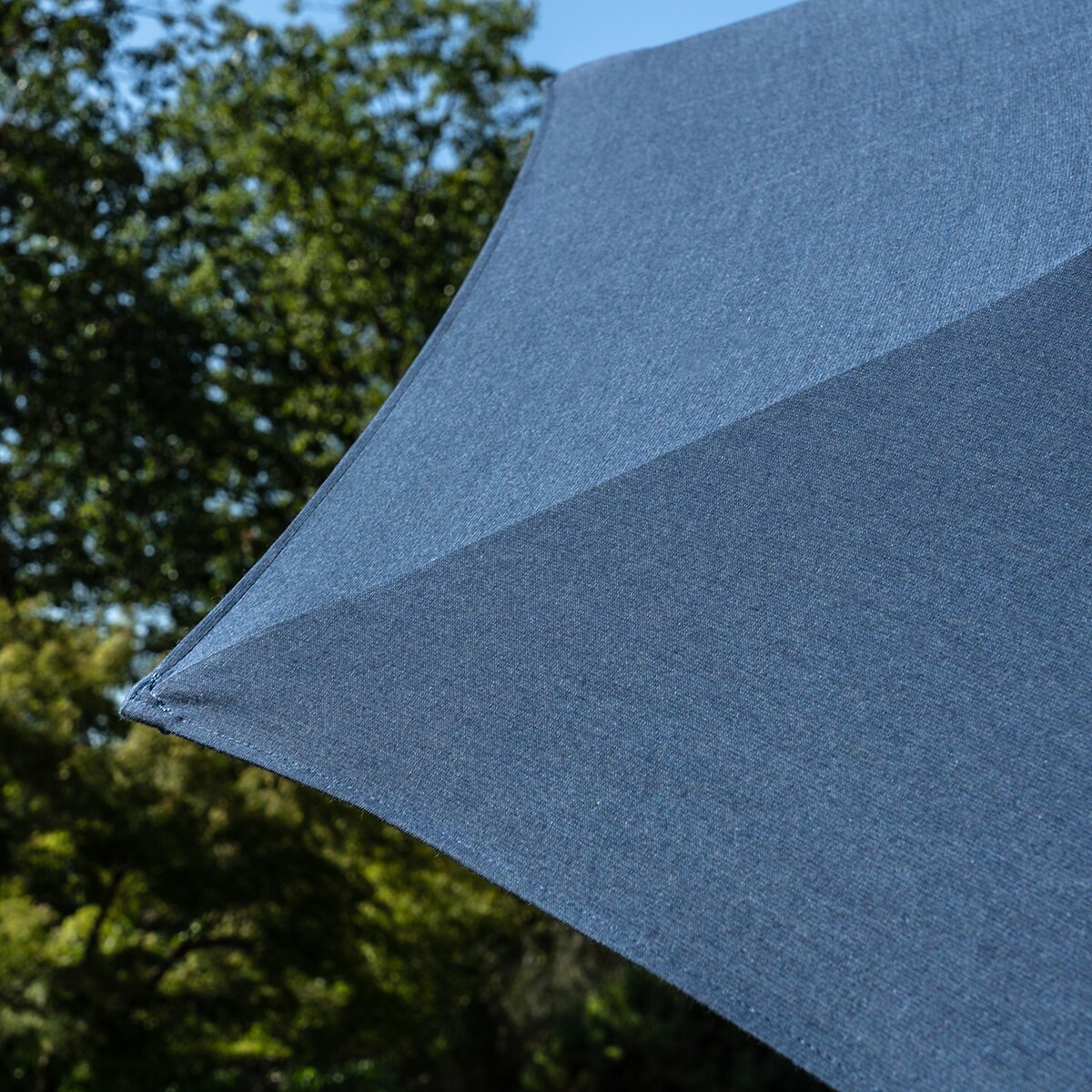 Sunvilla, Sombrilla de 3m con Luz LED para Patio, Azul | Costco México