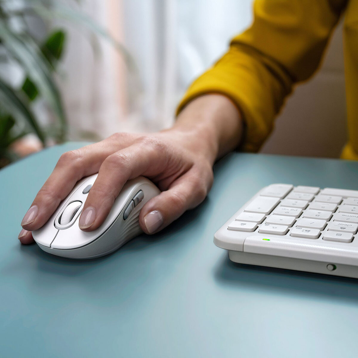 Logitech Combo Teclado y Mouse Inalámbrico Signature Slim MK950 Blanco