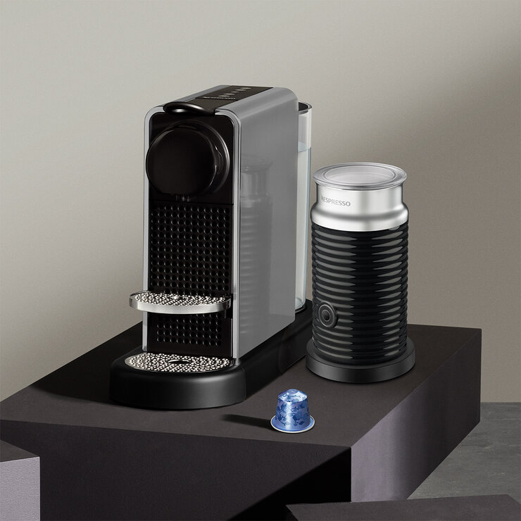 Nespresso, Cafetera Citiz Platinum con Aeroccino 3, incluye 20 cápsulas de regalo