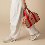 Out Of The Woods Lonchera On The Move