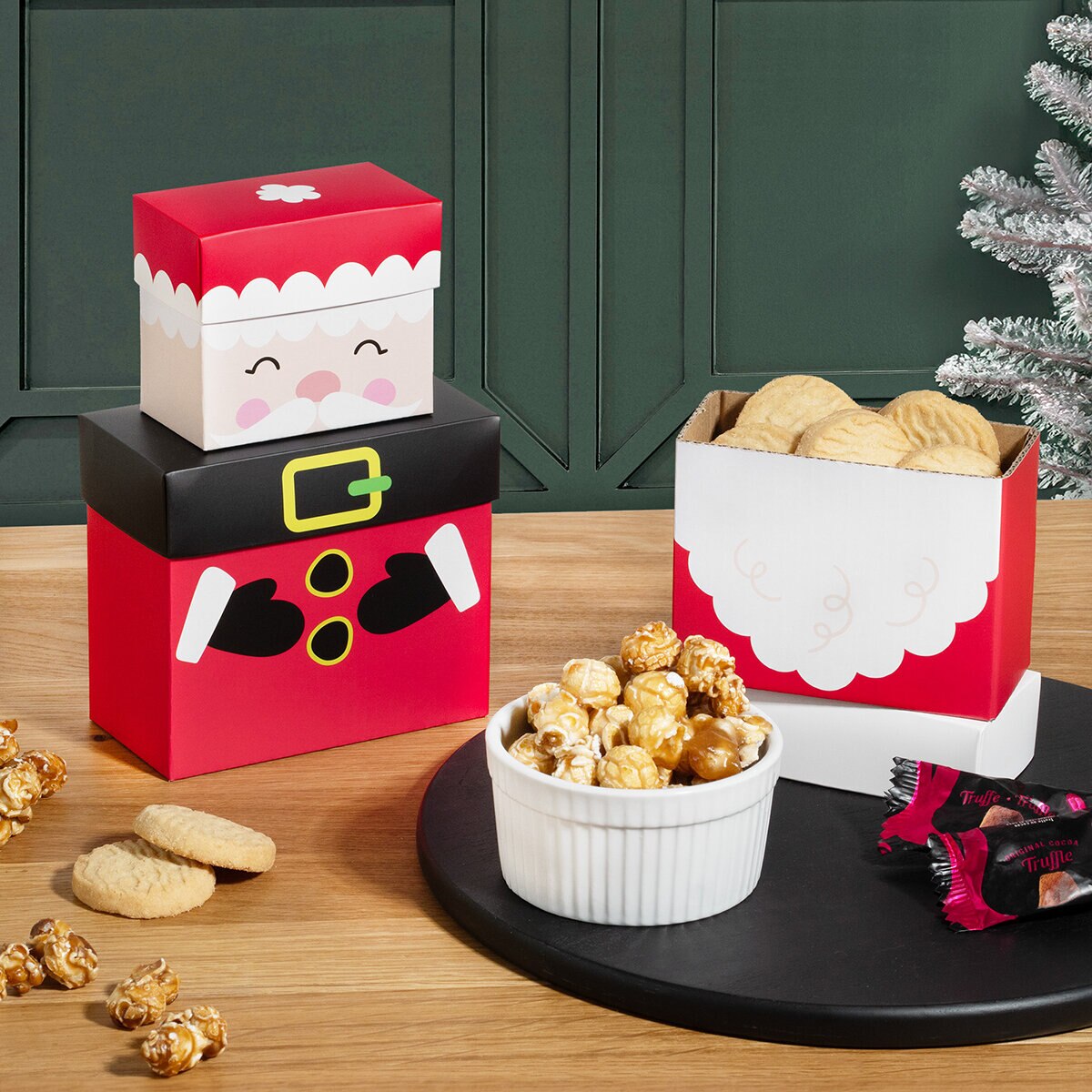 3 Pack Mini Cajas de Regalo con Variedad de Palomitas Galletas y Trufas 620.4 g