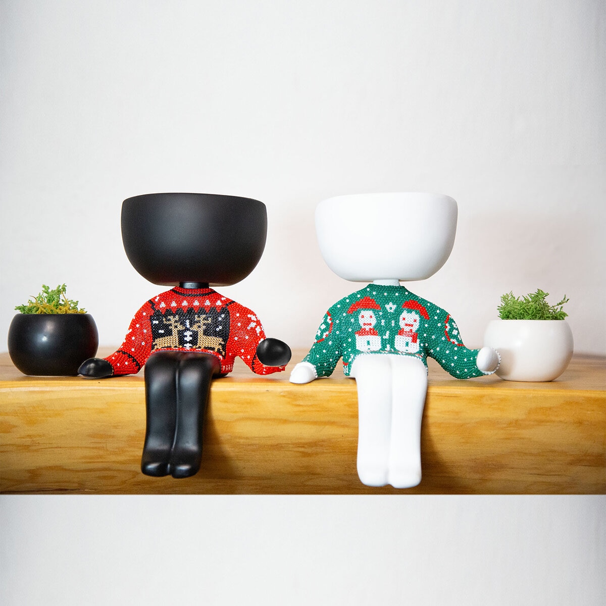 Estudio Floga, Robert Set de 2 Macetas estilo Huichol de Sueter Navideño