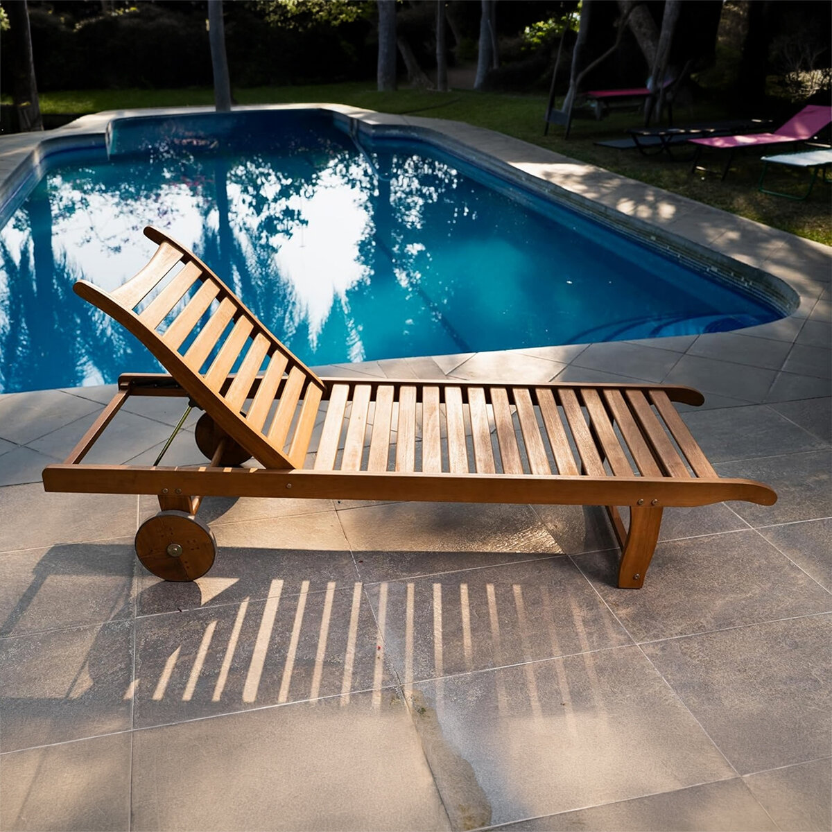 Midtown Concept, Camastro de Madera Phuket