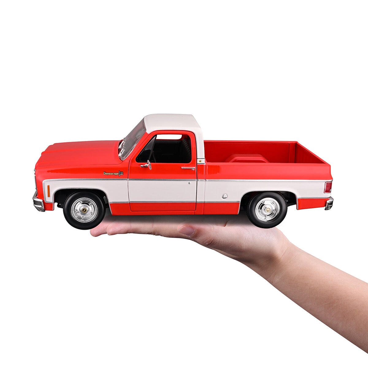 Maisto Autos de Colección Escala 1:18 - 1974 Cheyenne Super Naranja Maisto Autos de Colección Escala 1:18 - 1974 Cheyenne Super Naranja