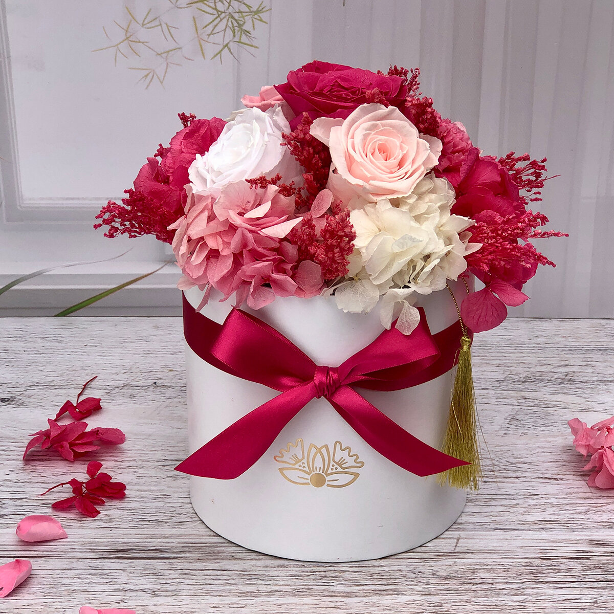 Mina'an Flor Eterna, Bouquet Mix Frambuesa, Caja Blanca