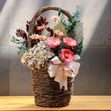 Daysa, Arreglo de Flores Preservadas en Canasta Natural