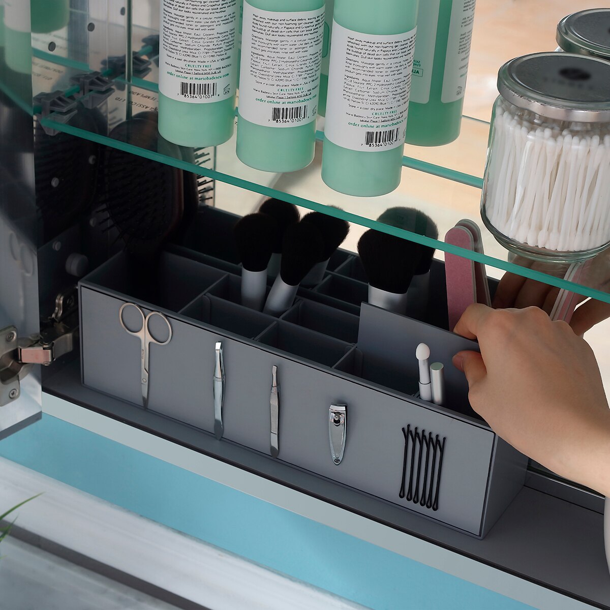 OVE, Botiquín de Baño con Espejo Modelo Carlow | Costco México