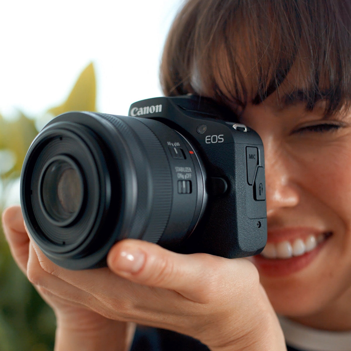 Canon, Cámara Digital EOS R100 RF-S 18-45mm + Garantía Extendida