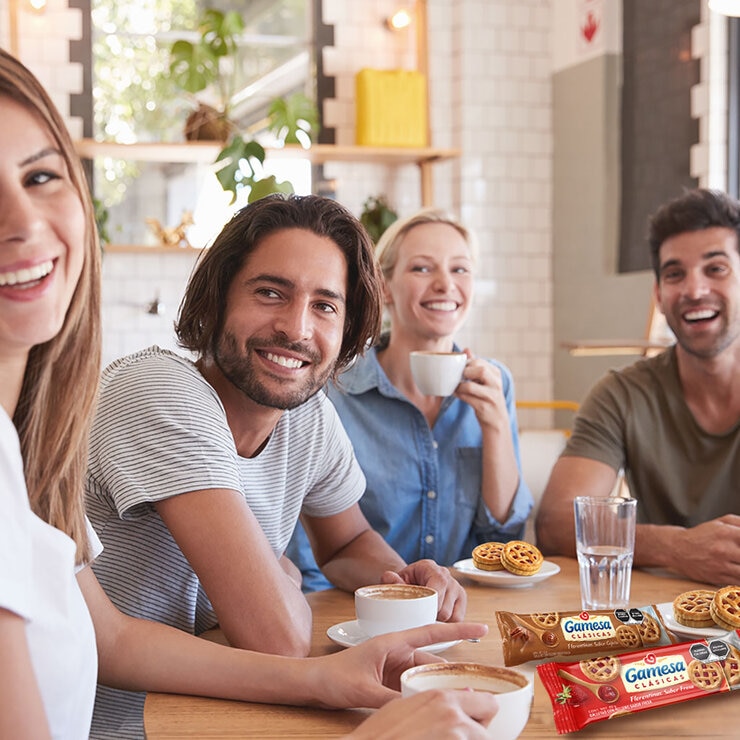 Florentinas Surtido de Galletas Rellenas de Fresa y Cajeta 12 pzas