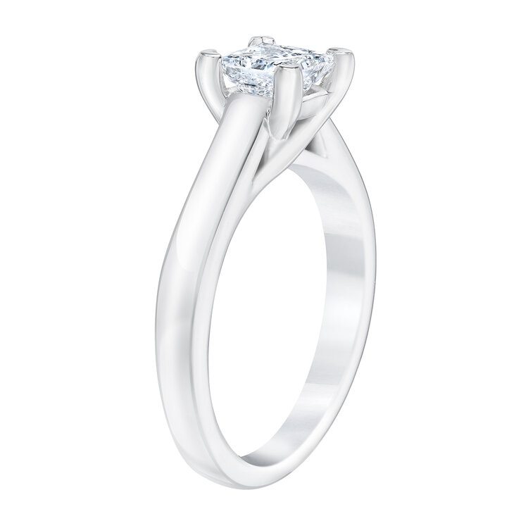 Anillo, 1.0ct Diamante Solitario, Corte Princesa, Platino