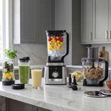 Ninja Deluxe, Sistema de Cocina 3 en 1 con Licuadora 2.6 L, Procesador de alimentos 2.1 L y 2 vasos individuales 710 ml c/u Ninja Deluxe, Sistema de Cocina 3 en 1 con Licuadora 2.6 L, Procesador de alimentos 2.1 L y 2 vasos individuales 710 ml c/u