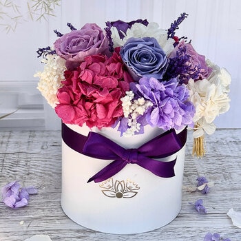 Alive, Bouquet Mix morado, Caja Blanca, Duración 6 Meses.