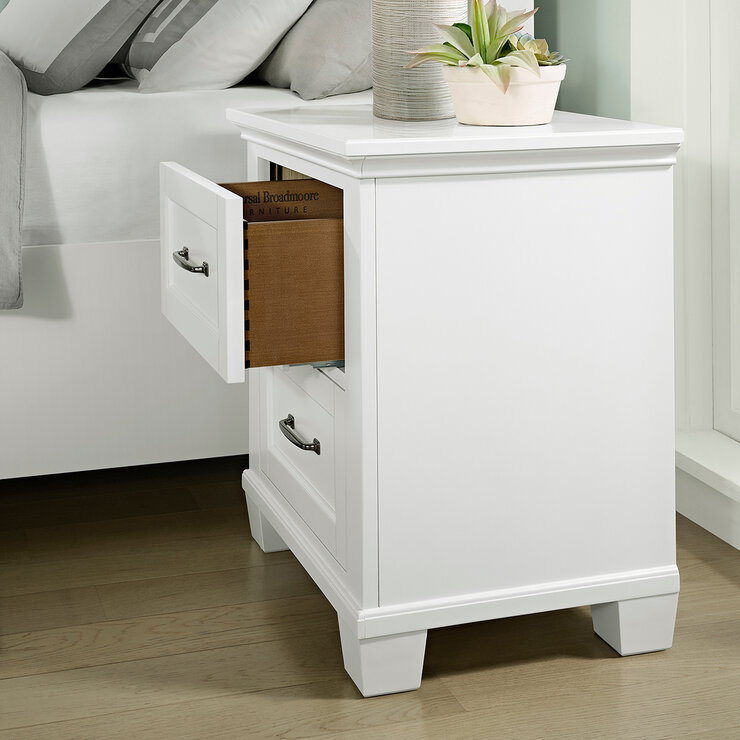 Universal Brooadmore, Rose, Mesa de Noche