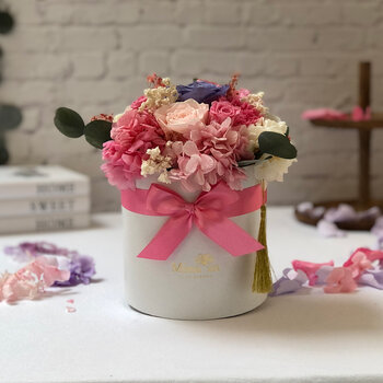 Mina'an Flor Eterna, Bouquet Pink Día de las Madres, con Flores y Follaje Preservados, Duración 6 meses