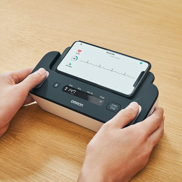 Omron Monitor de presión arterial automático de brazo + ECG HEM-7530T