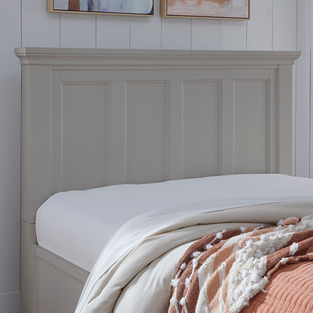 Universal Broadmoore, Cama King Con Espacio de Almacenamiento