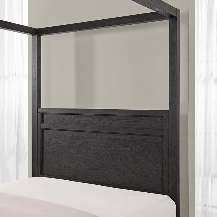 Universal Broadmoore, Cama Tamaño Queen Con Dosel Universal Broadmoore, Cama Tamaño Queen Con Dosel