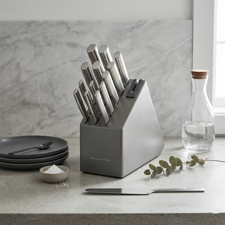 KitchenAid Juego de Cuchillos Forjados de 14 piezas con Bloque de Acero y Afilador Integrado KitchenAid Juego de Cuchillos Forjados de 14 piezas con Bloque de Acero y Afilador Integrado