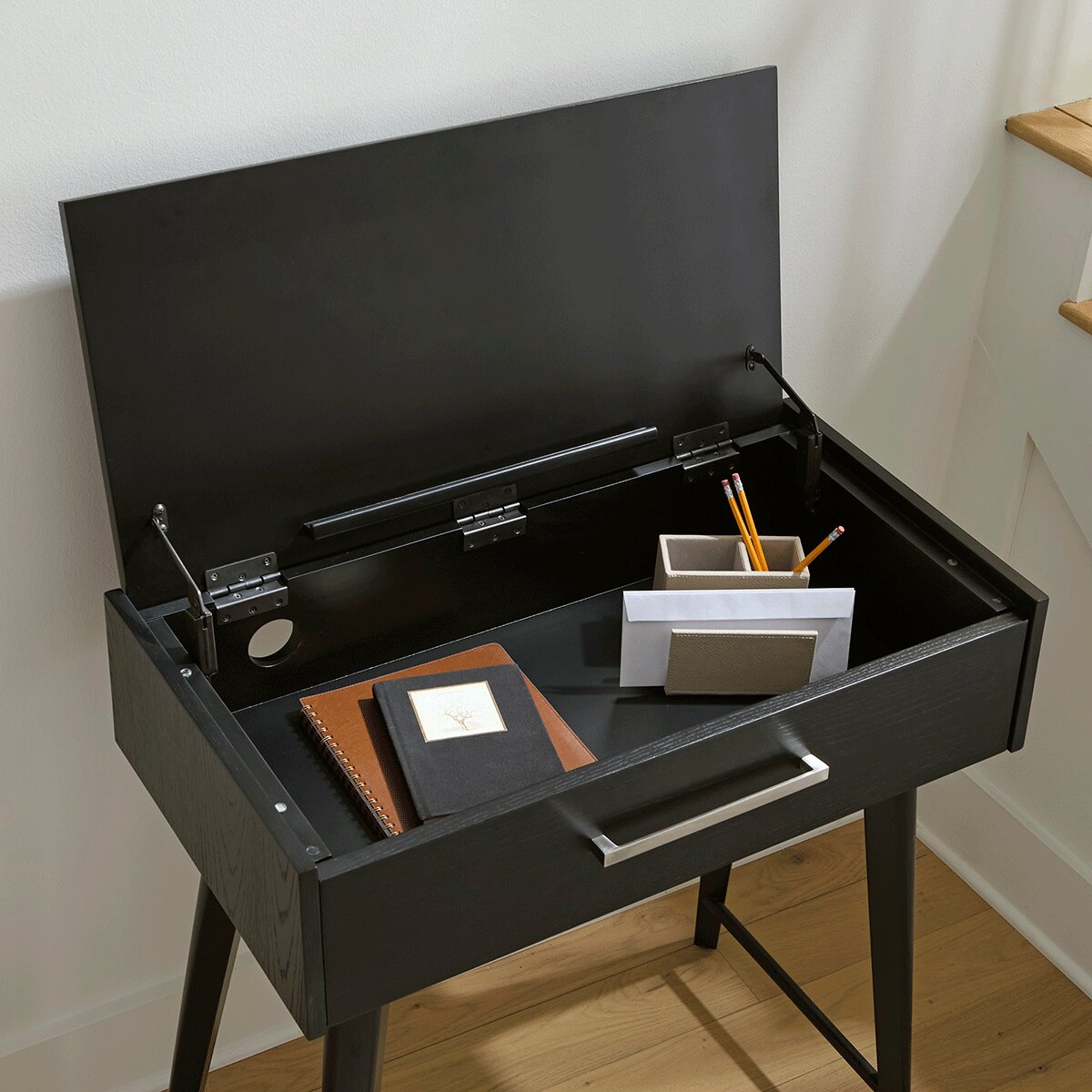 Universal Broadmoore, Evans, Escritorio Abatible