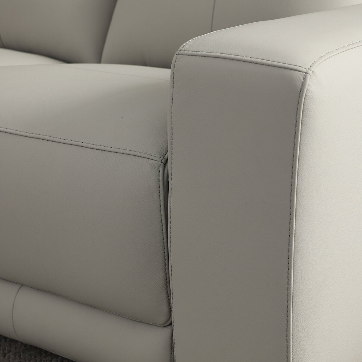 Simon Li Furniture, Wren, Sofá Reclinable de Piel con Sistema Eléctrico Simon Li Furniture, Wren, Sofá Reclinable de Piel con Sistema Eléctrico