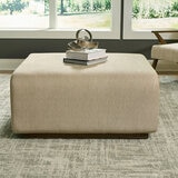 Universal Broadmoore Furniture, Otomano de Tela con Cajones