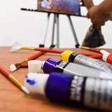 Daler & Rowney Set de Arte de 163 Piezas con Caballete de Aluminio