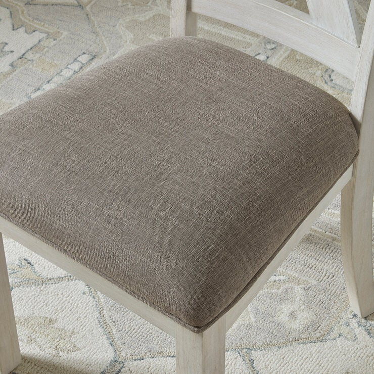 Universal Broadmoore, Juego de Comedor de 9 Piezas Universal Broadmoore, Juego de Comedor de 9 Piezas