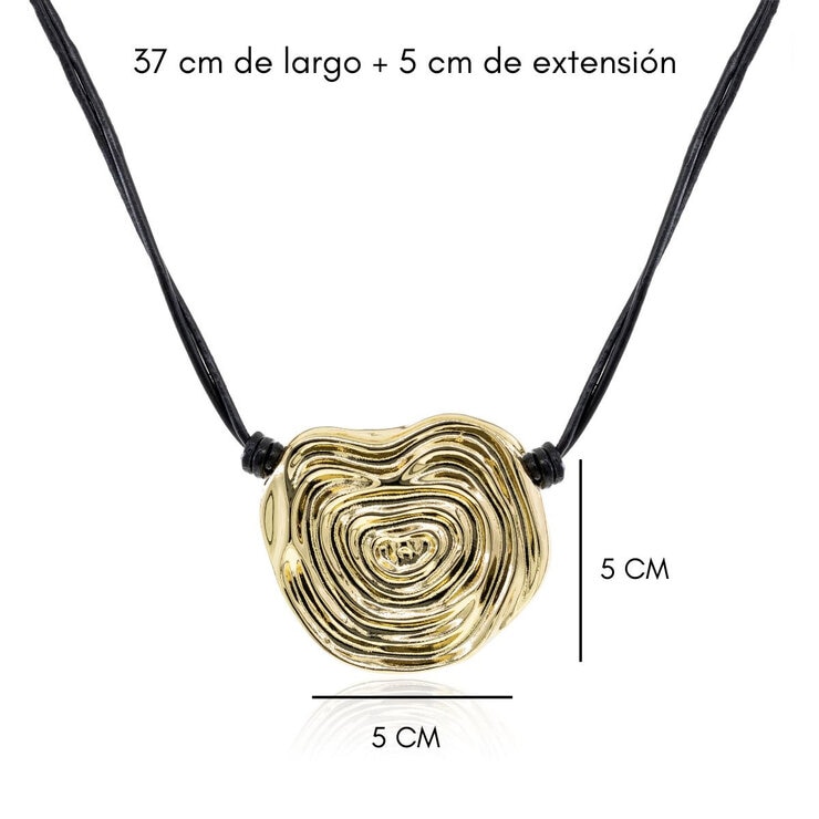 Mayfer, Collar de Cuero con Dije de Laberinto Dorado
