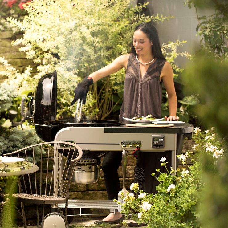 Weber, Performer Deluxe 22" Asador de Carbón + Accesorios + Grill Academy
