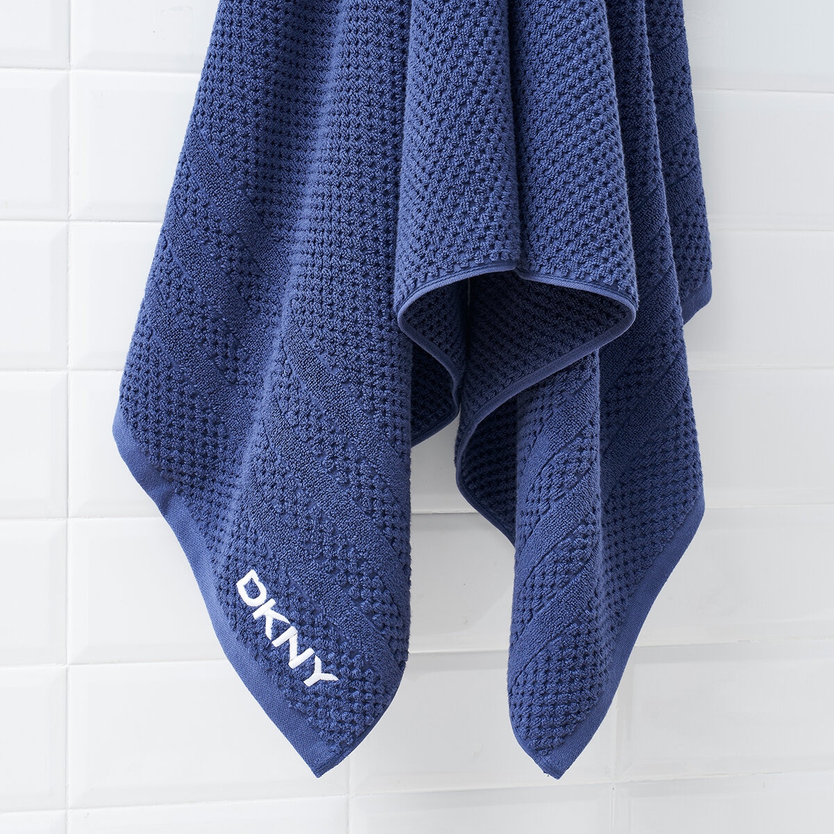 DKNY, Toalla de Baño 76 cm x 147 cm, Azul
