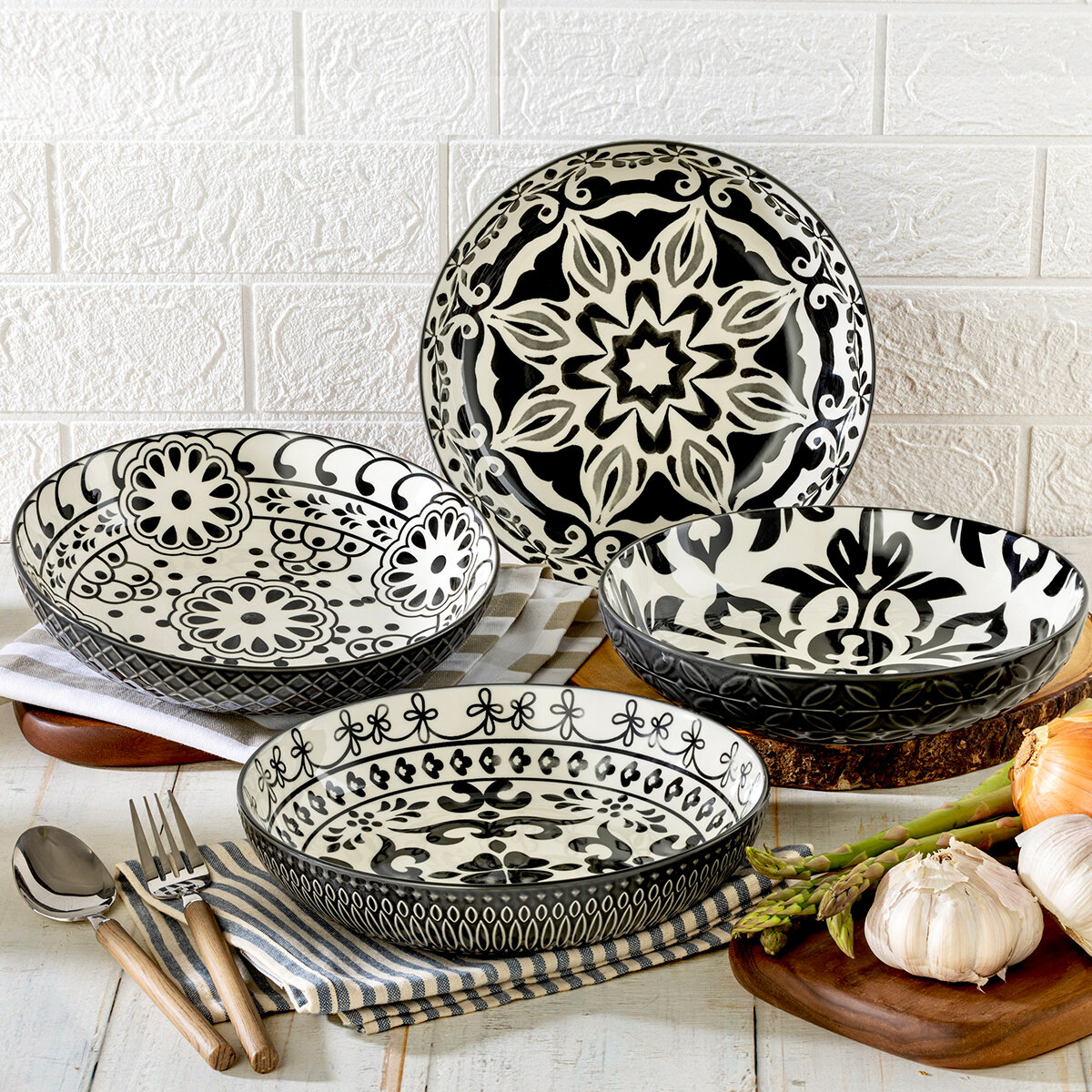 Signature Housewares Incorporated 4 Platos Hondos de Cerámica Negro