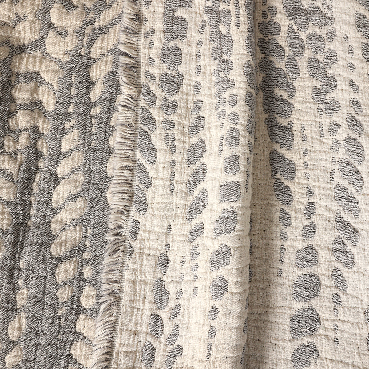 Life Comfort, Frazada Reversible de Algodón, Hojas Azul/ Blanco