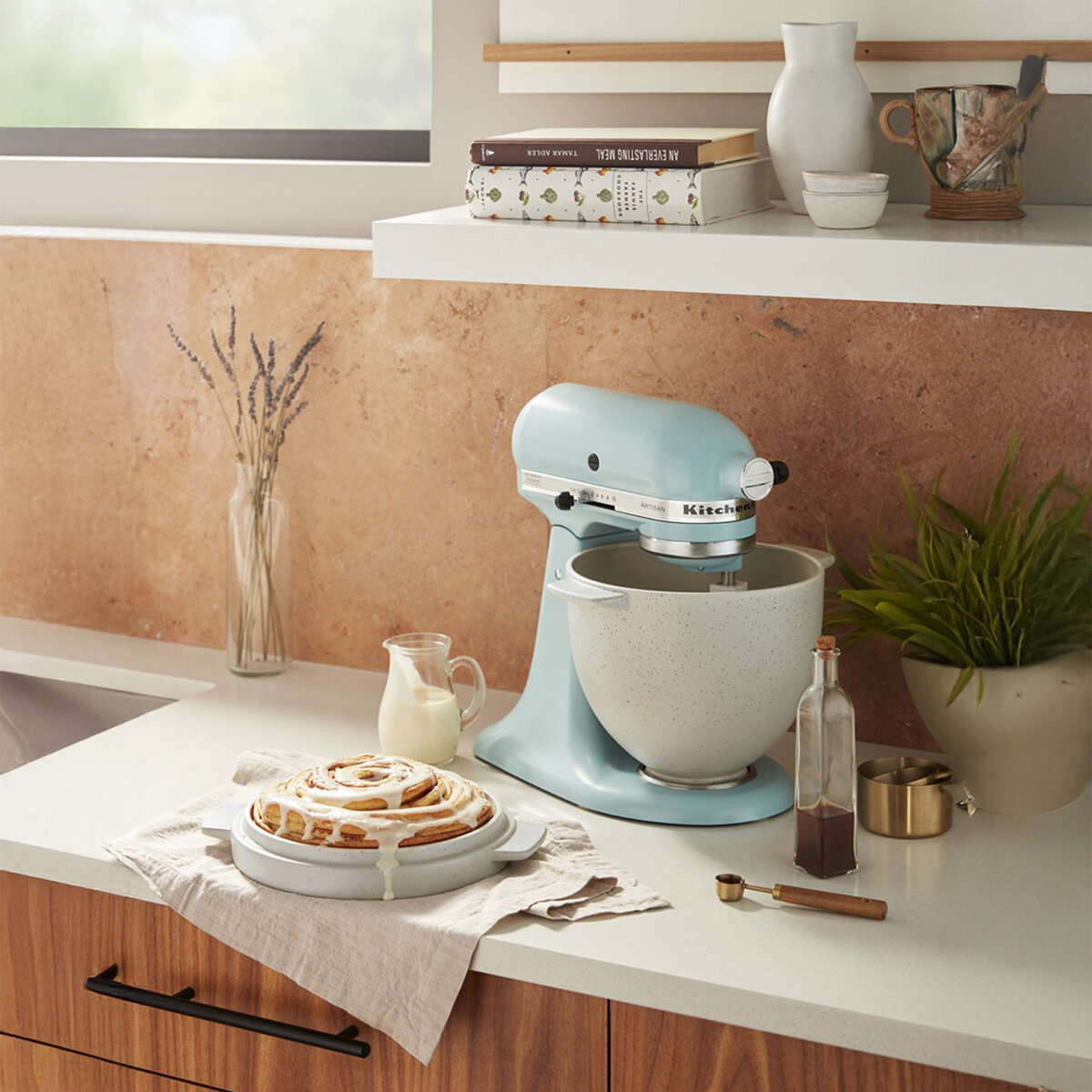 KitchenAid, Batidora Artisan, Tazón de acero inoxidable pulido con asa, 4.7 L, Mineral Blue