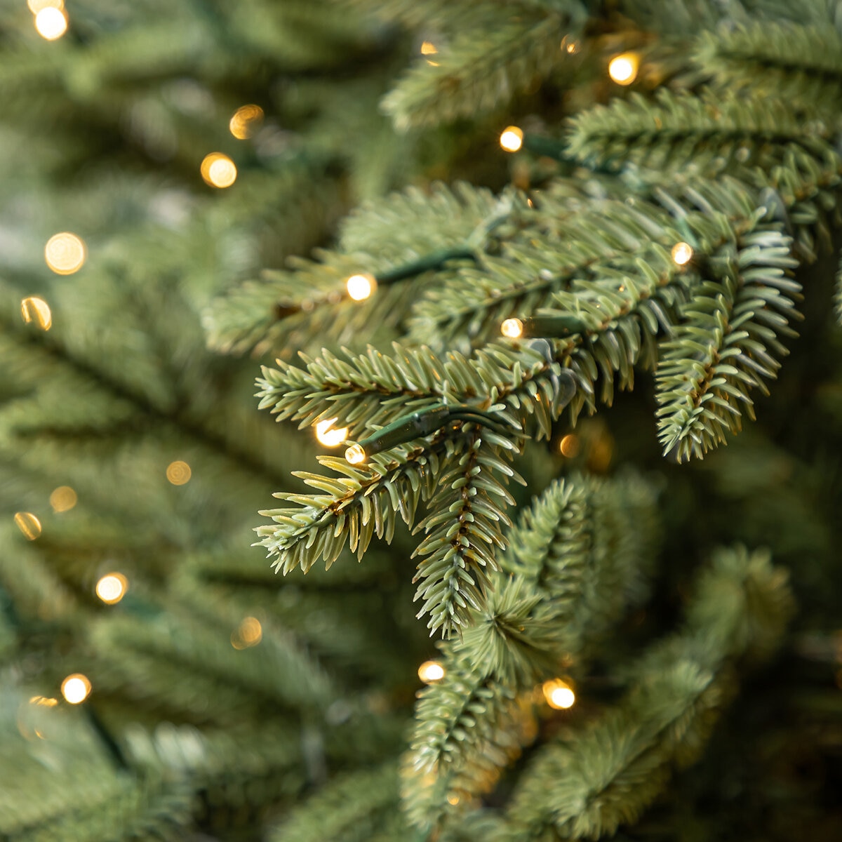 Árbol de Navidad Pre-Iluminado 2.2m con 1,700 Luces Radiant Micro LED