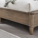 Universal Broadmoore, Lila, Queen Bed