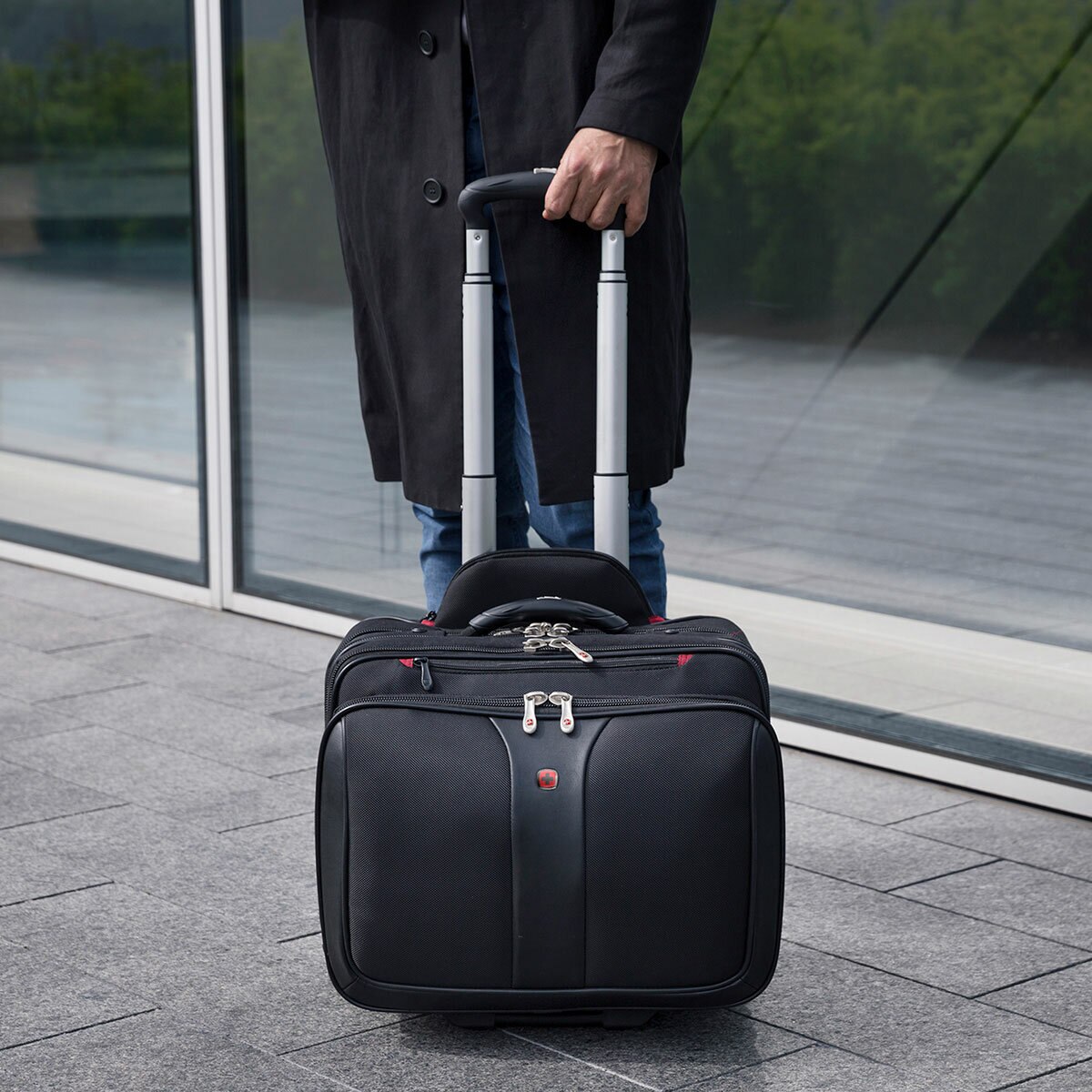 Wenger, Maletín Ejecutivo para Laptop y Maletín Patriot con Ruedas, Color Negro