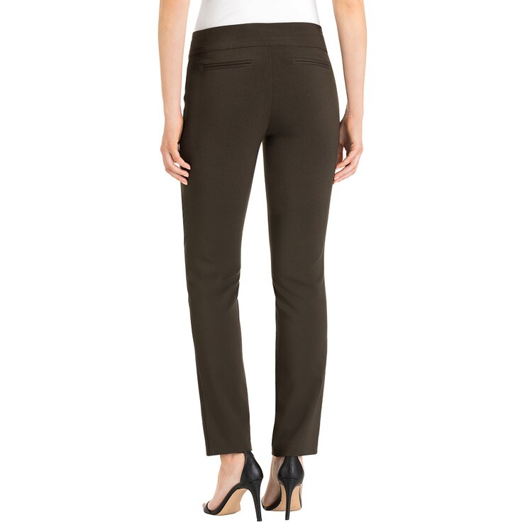 Hilary Radley, pantalón Costco México