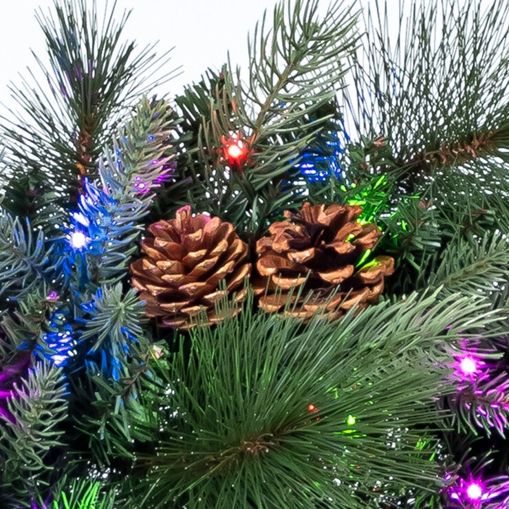 Guirnalda Artificial Navideña de 2.7m Preiluminada con 150 Luces Radiant Micro LED Guirnalda Artificial Navideña de 2.7m Preiluminada con 150 Luces Radiant Micro LED