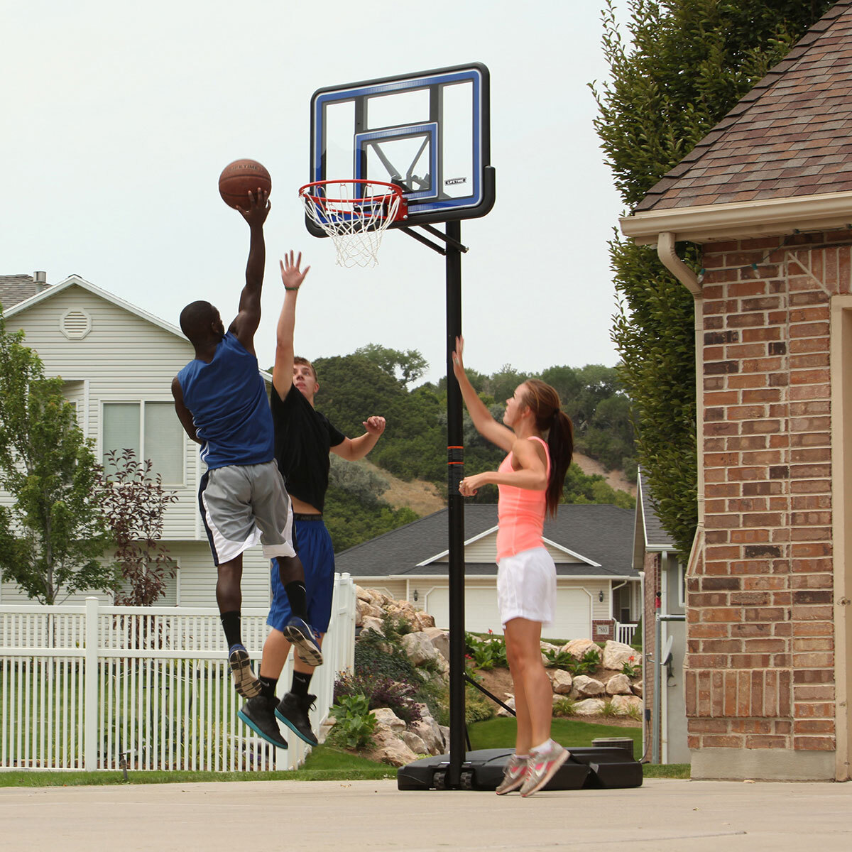 Lifetime Tablero Ajustable y Canasta de Basketball de 44" Lifetime Tablero Ajustable y Canasta de Basketball de 44"