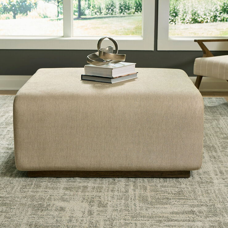 Universal Broadmoore Furniture, Otomano de Tela con Cajones
