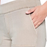 S.C. & CO Pantalones Capri para Dama Café Grande