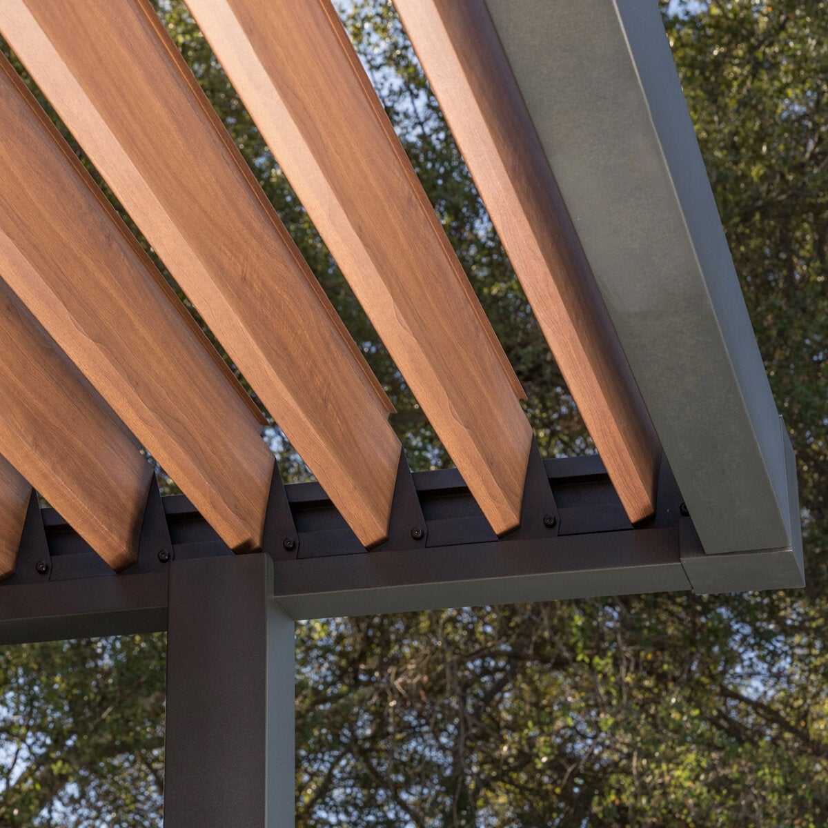 SunVilla, Pérgola con Rejillas Ajustables SunVilla, Pérgola con Rejillas Ajustables
