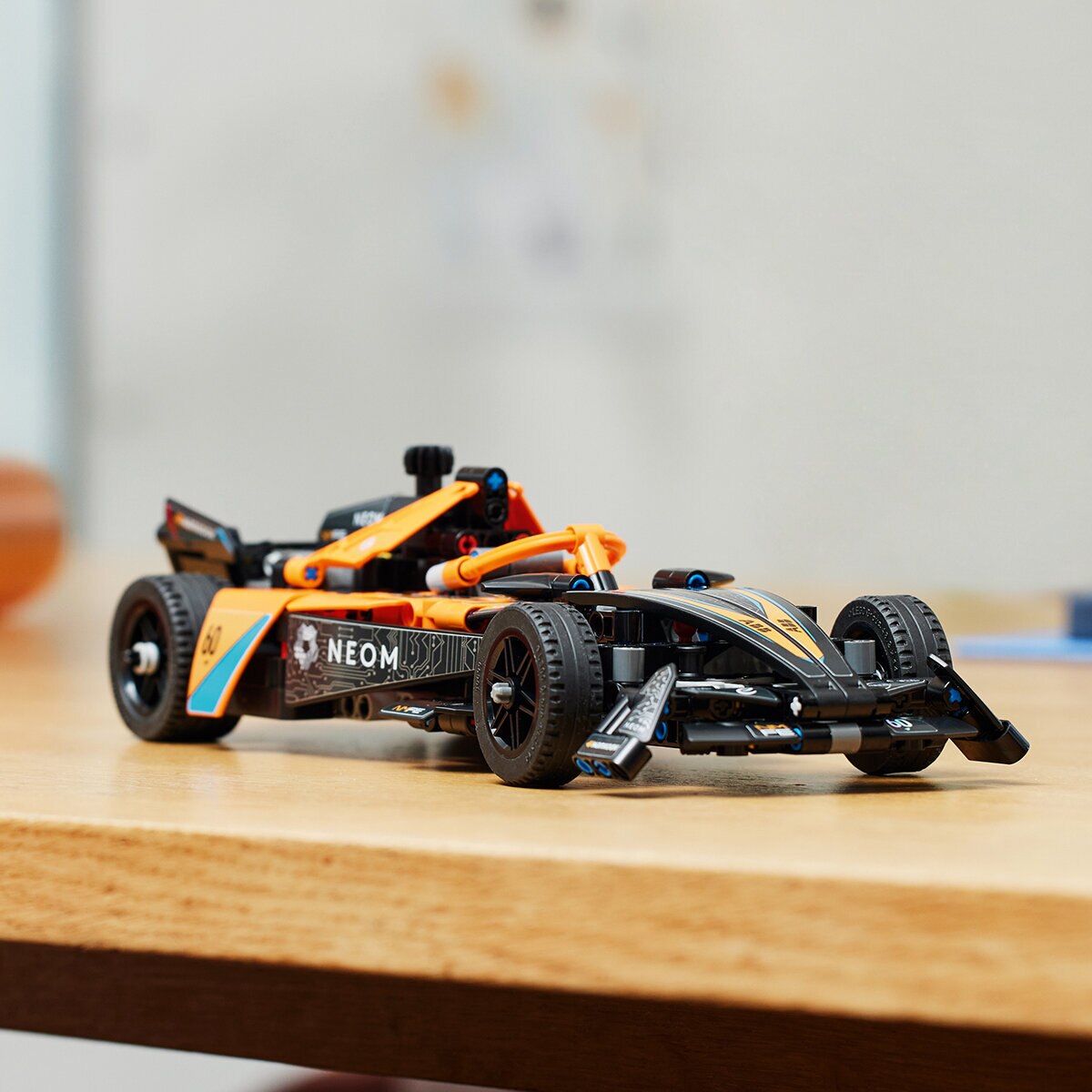 LEGO Technic, NEOM McLaren Fórmula E