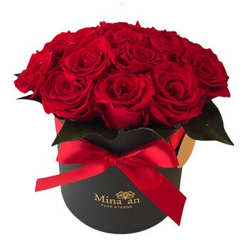 Mina'an Flor Eterna, Arreglo Con 12 Rosas Preservadas Color Rojo