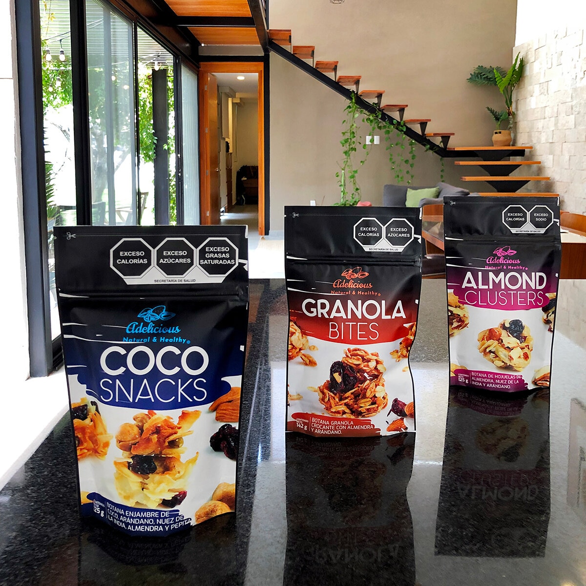 Adelicious Granola Crocante con Almendra y Arándano 300 g