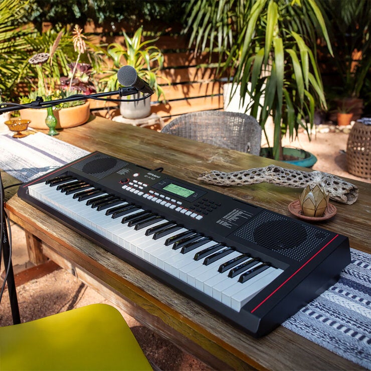 Roland Teclado Portatil E-X10 de 61 Teclas